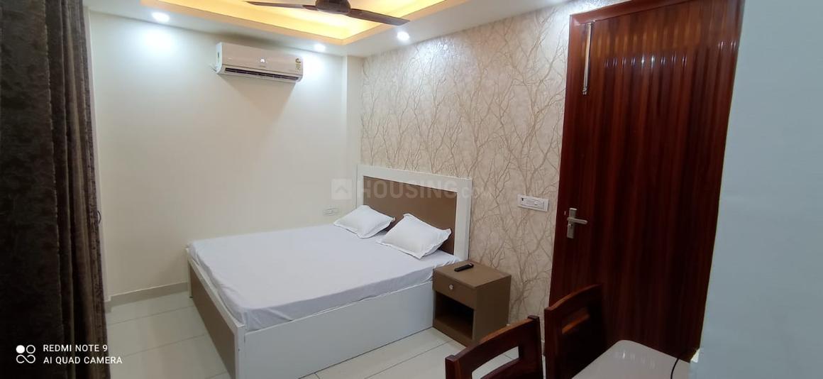 1 BHK for rent in Sector 77, Gurugram — 450 sq.ft — Paramount Luxury Floors Sushant Lok 3 B Block