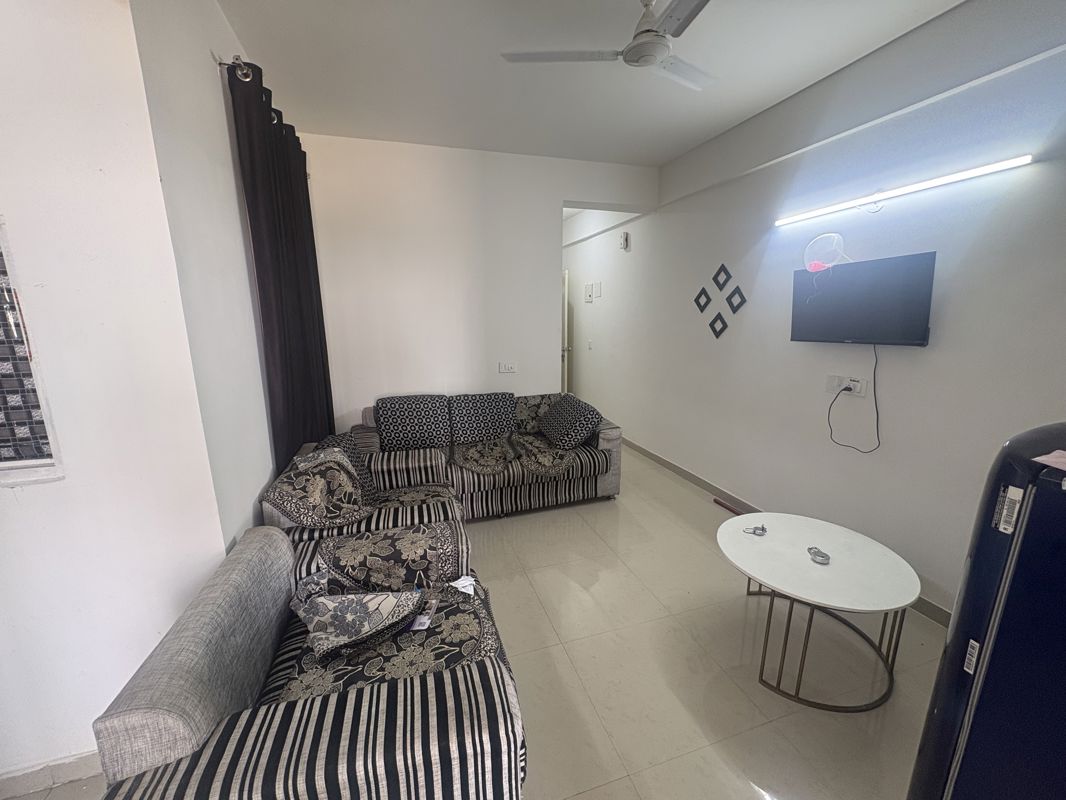 1 BHK for rent in Sector 90, Gurugram — furnished — 432 sq.ft — Shree Vardhman Green Court