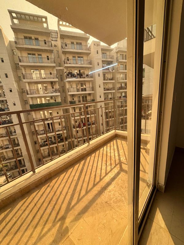 1 BHK for rent in Sector 92, Gurugram — semi-furnished — 405 sq.ft — ROF Amaltas