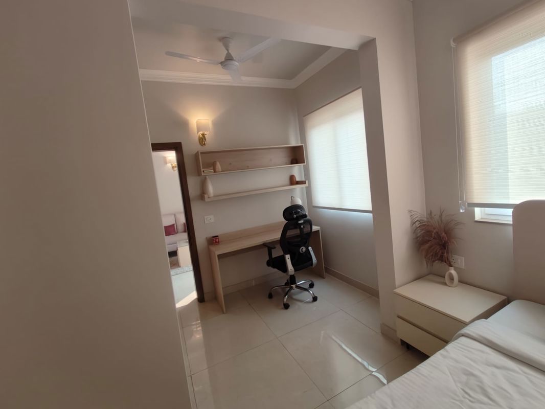1 BHK for rent in Sohna Sector 33, Gurugram — furnished — 919 sq.ft — Central Park Flower Valley Aqua Front Towers