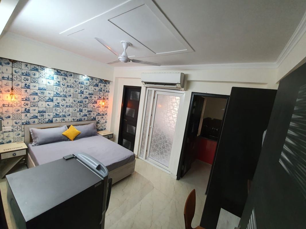 1 BHK for rent in Suncity, Gurugram — furnished — 300 sq.ft