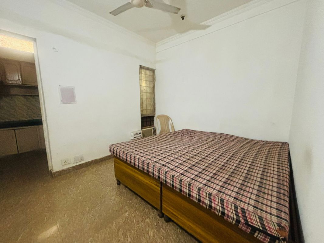 1 BHK for rent in Sushant Lok I, Gurugram — furnished — 100 sq.ft