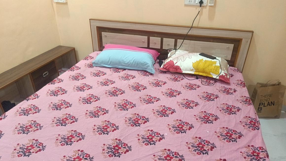 1 BHK for rent in Sushant Lok Phase 1, Gurugram — 220 sq.ft — Suncity Essel Towers
