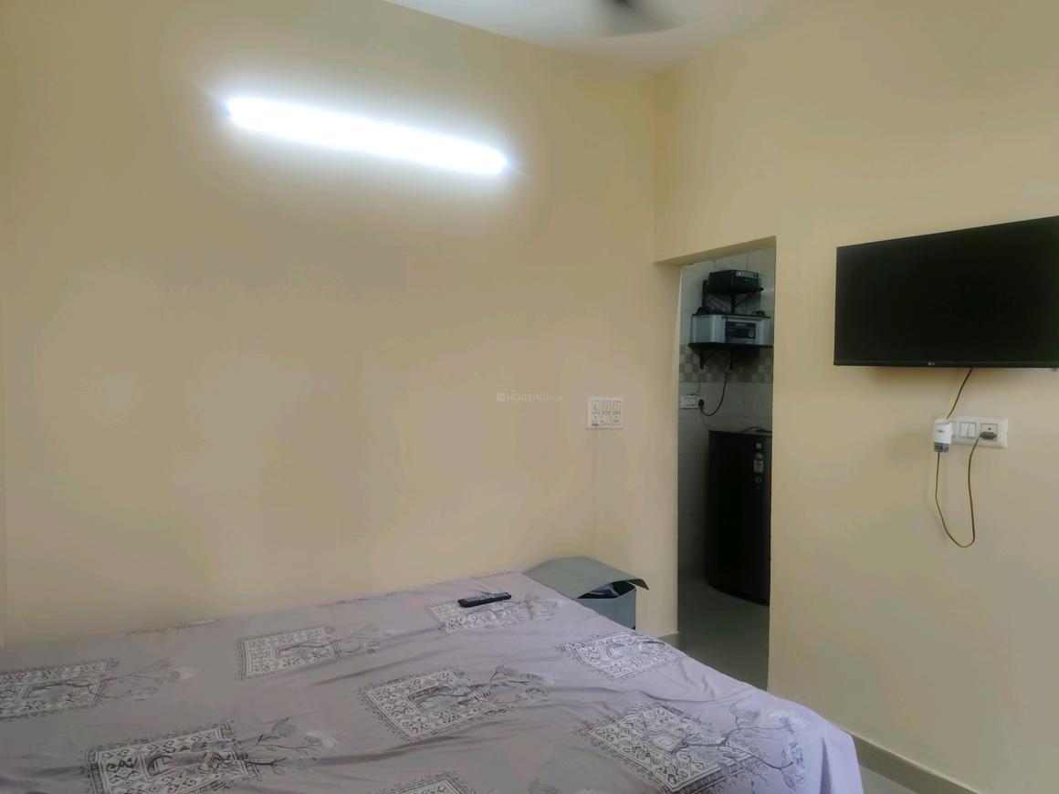 1 BHK for rent in Sushant Lok Phase 1, Gurugram — 350 sq.ft