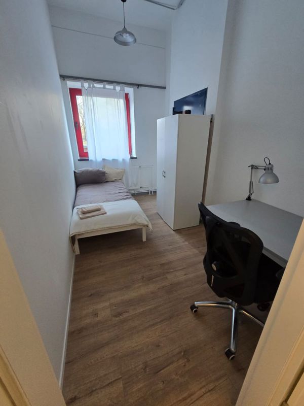 2 BHK for rent in Dlf City Phase 3, Gurugram — semi-furnished — 50 sq.ft — Om Tower