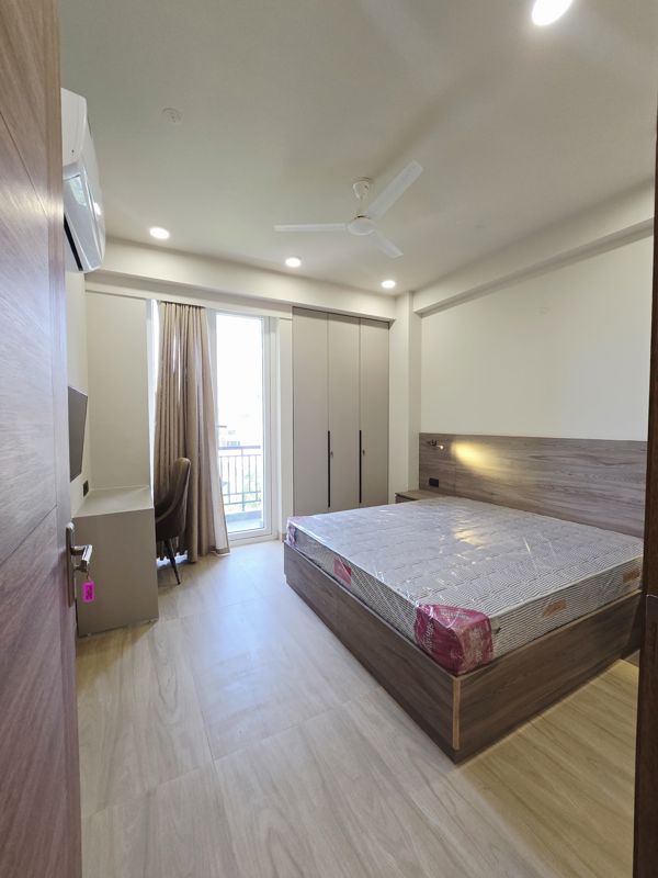 2 BHK for rent in Dlf Cyber City, Gurugram — furnished — 1100 sq.ft