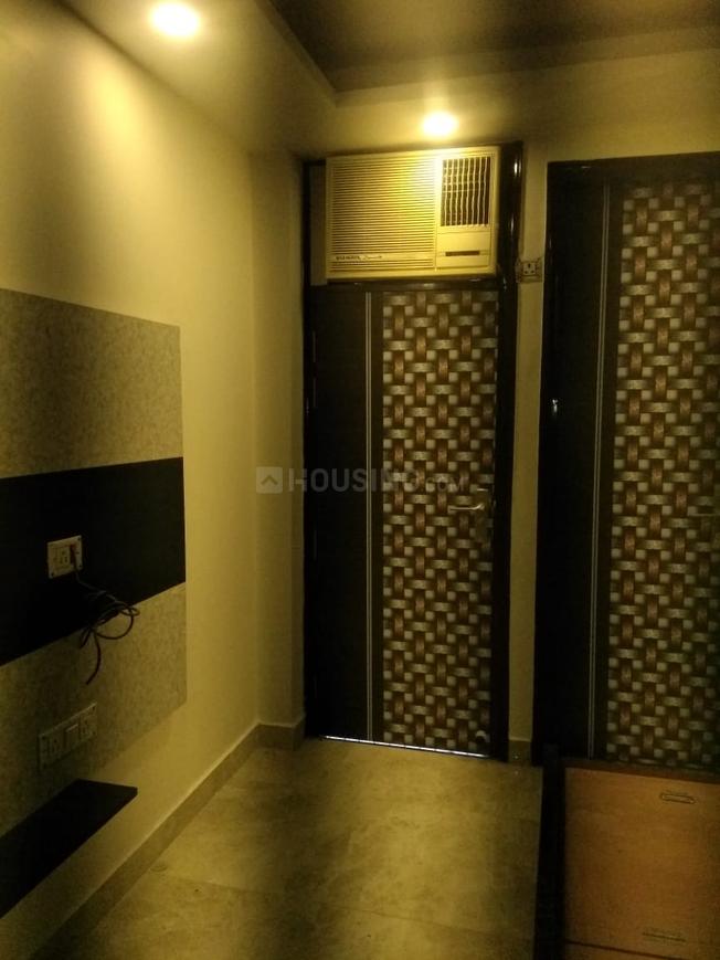 2 BHK for rent in DLF Phase 3, Gurugram — 1300 sq.ft