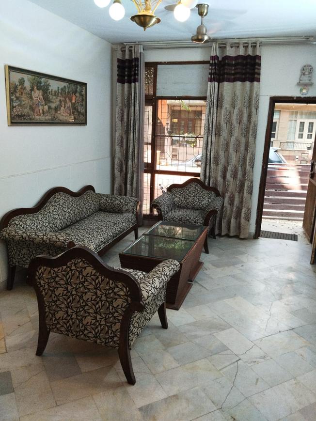 2 BHK for rent in DLF Phase 3, Gurugram — 1350 sq.ft — DLF Pink Town House