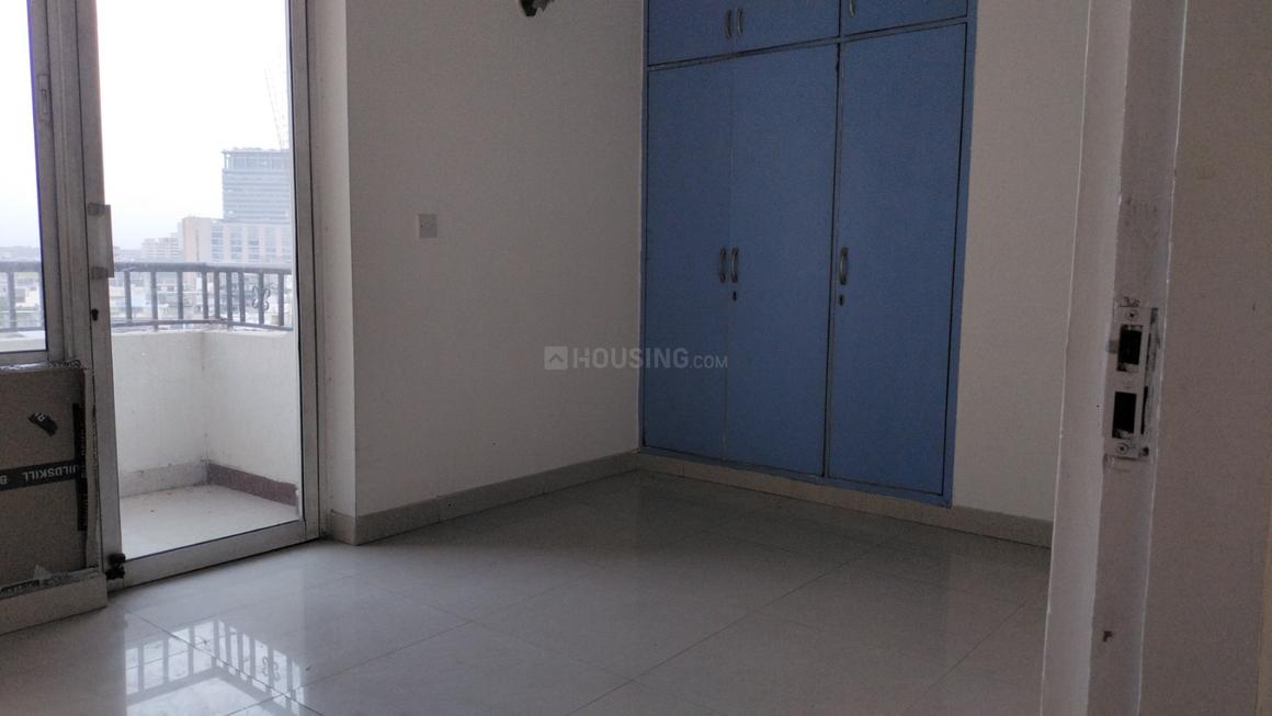 2 BHK for rent in DLF Phase 4, Gurugram — semi-furnished — 1105 sq.ft — DLF Regency Park 1