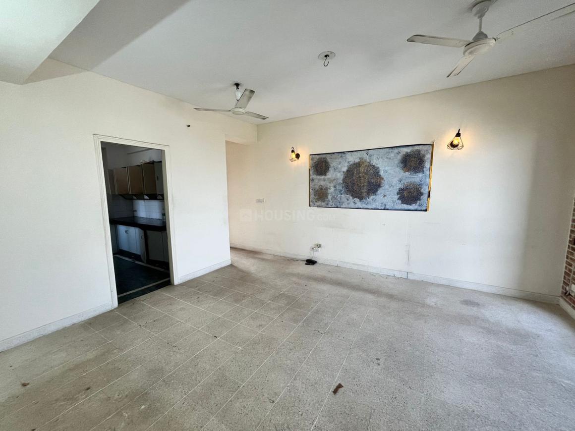 2 BHK for rent in DLF Phase 4, Gurugram — semi-furnished — 1105 sq.ft — DLF Regency Park 1