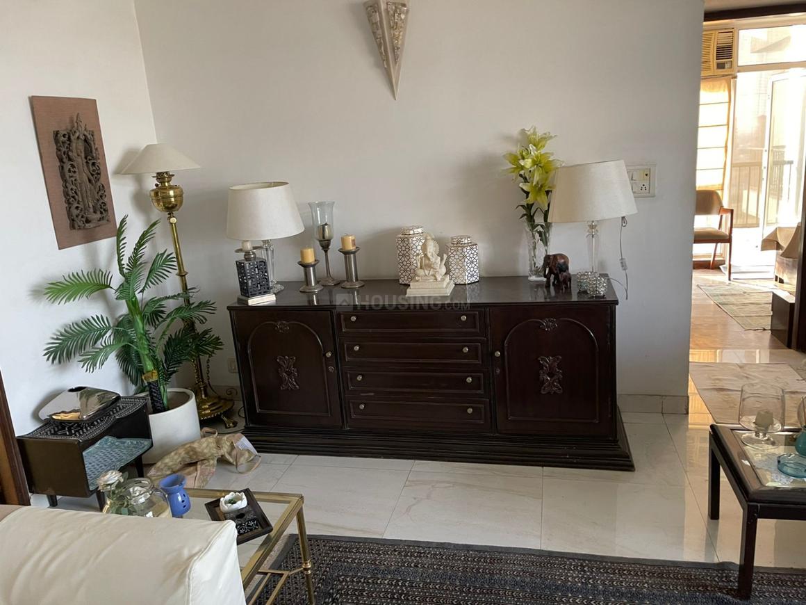2 BHK for rent in DLF Phase 4, Gurugram — 1150 sq.ft — DLF Regency Park 1