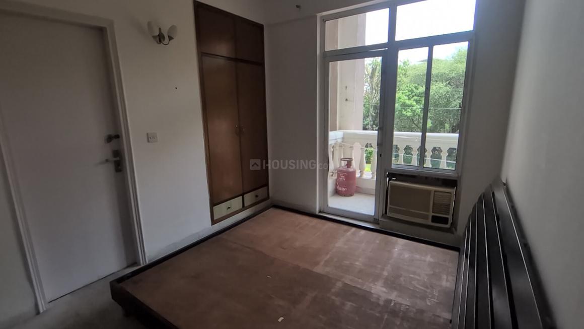 2 BHK for rent in DLF Phase 4, Gurugram — semi-furnished — 1105 sq.ft — DLF Regency Park 1