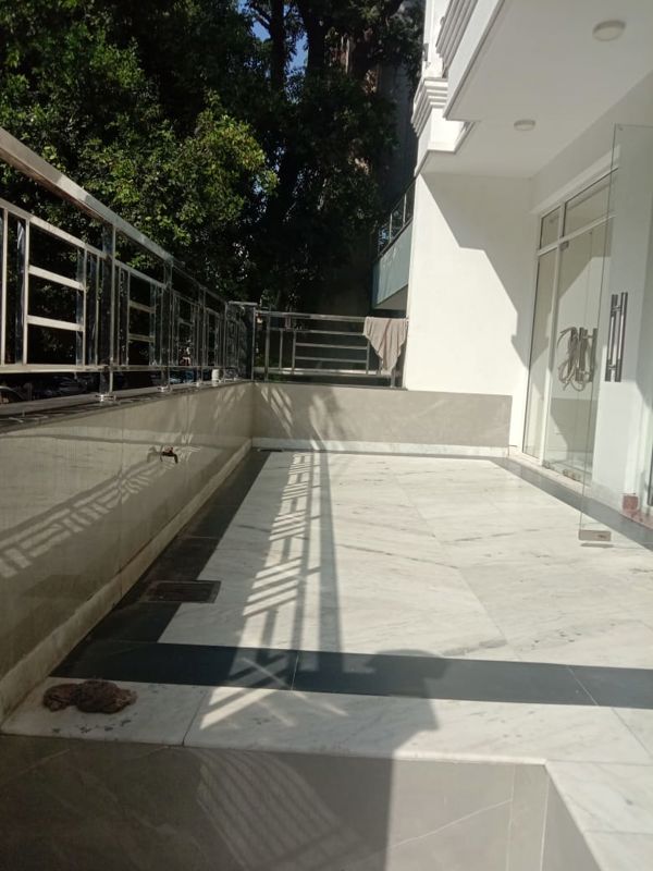 2 BHK for rent in Dlf Phase I, Gurugram — furnished — 500 sq.ft