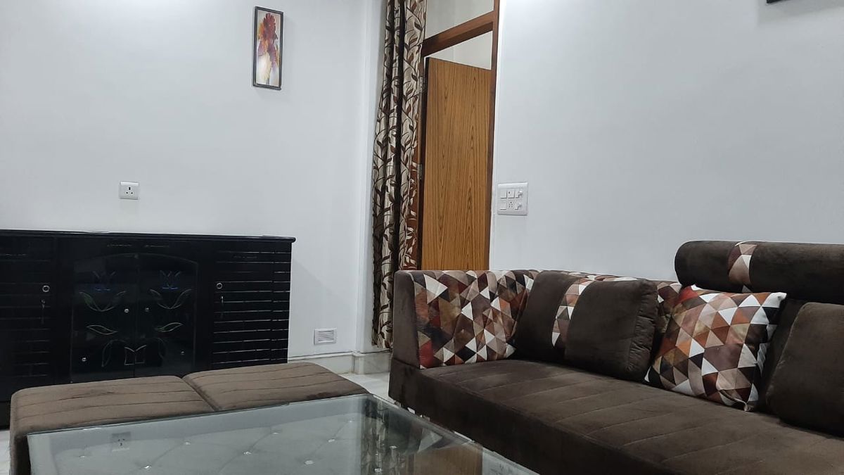 2 BHK for rent in Dlf Phase I, Gurugram — furnished — 500 sq.ft