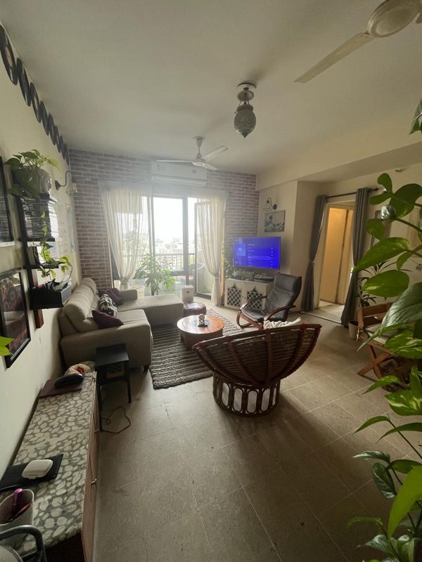 2 BHK for rent in Dlf Phase iv, Gurugram — semi-furnished — 1100 sq.ft — DLF Regency Park I