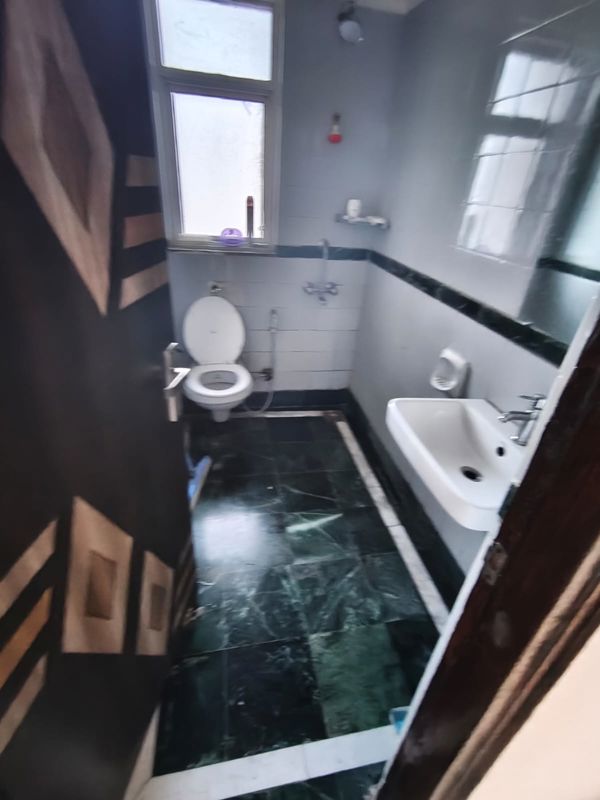 2 BHK for rent in Dlf Phase iv, Gurugram — semi-furnished — 1107 sq.ft — DLF Regency Park I