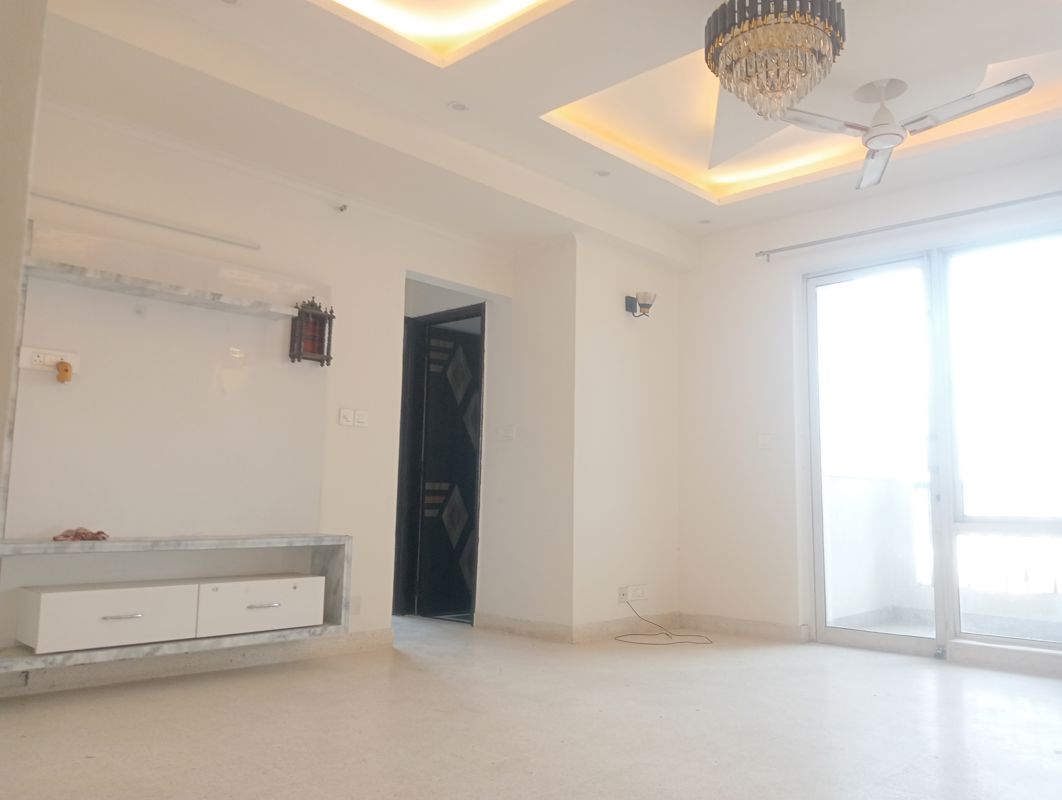 2 BHK for rent in Dlf Phase iv, Gurugram — semi-furnished — 1150 sq.ft — DLF Regency Park I