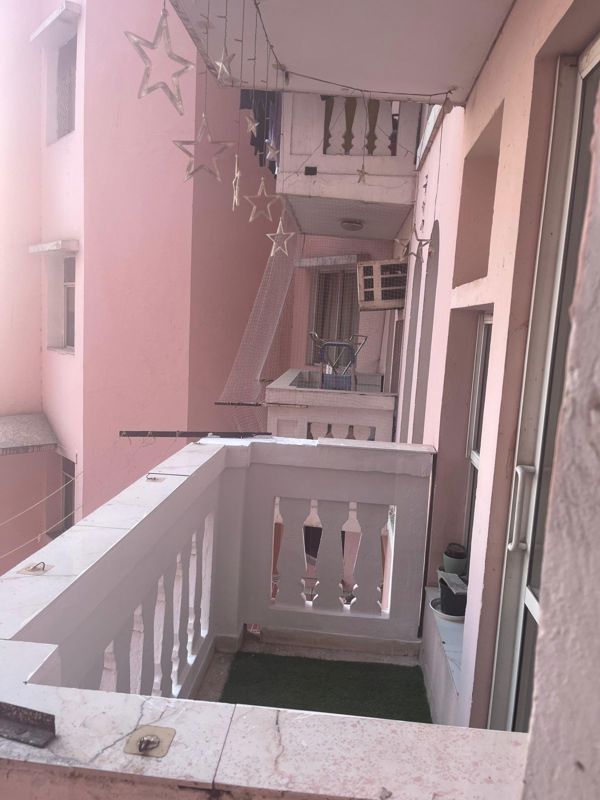 2 BHK for rent in Dlf Phase V, Gurugram — semi-furnished — 800 sq.ft — DLF The Princeton Estate