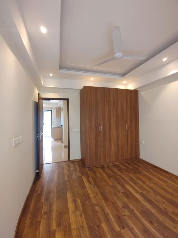2 BHK for rent in Gwal Pahari, Gurugram — semi-furnished — 1130 sq.ft — Suncity Vatsal Valley