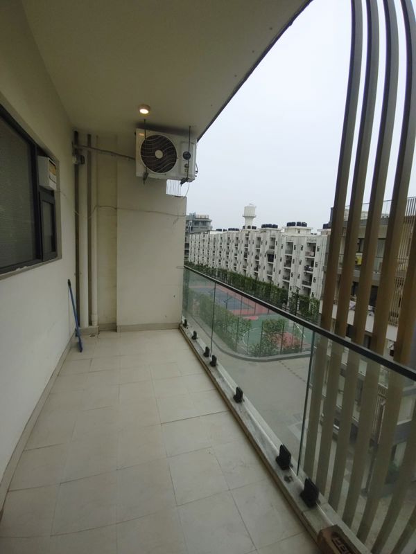 2 BHK for rent in Gwal Pahari, Gurugram — semi-furnished — 1130 sq.ft — Suncity Vatsal Valley