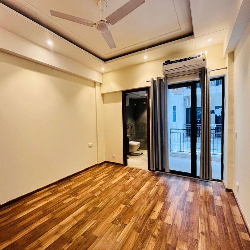 2 BHK for rent in Gwal Pahari, Gurugram — semi-furnished — 560 sq.ft — Suncity Vatsal Valley