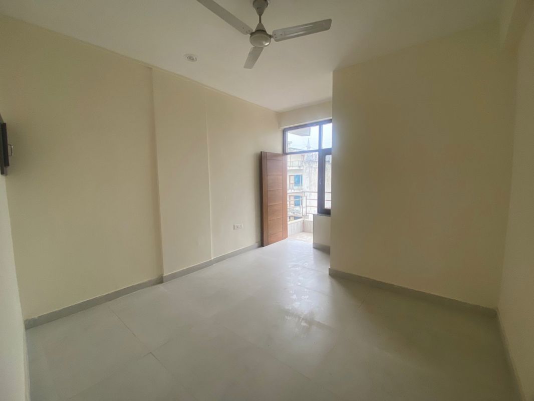2 BHK for rent in Malibu Town, Gurugram — semi-furnished — 160 sq.ft