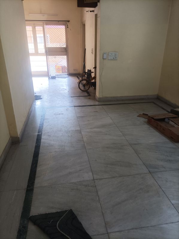 2 BHK for rent in Mayfield Garden, Gurugram — semi-furnished — 1002 sq.ft