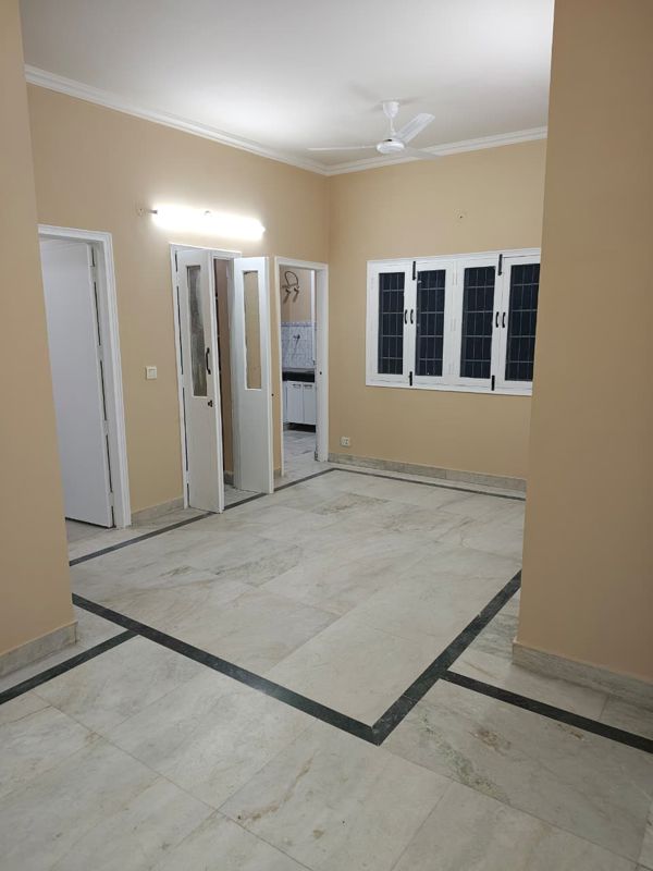 2 BHK for rent in Mayfield Garden, Gurugram — semi-furnished — 1210 sq.ft