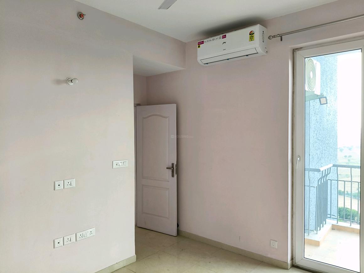 2 BHK for rent in Nurpur Jharsa, Gurugram — semi-furnished — 1180 sq.ft — Supertech Hues