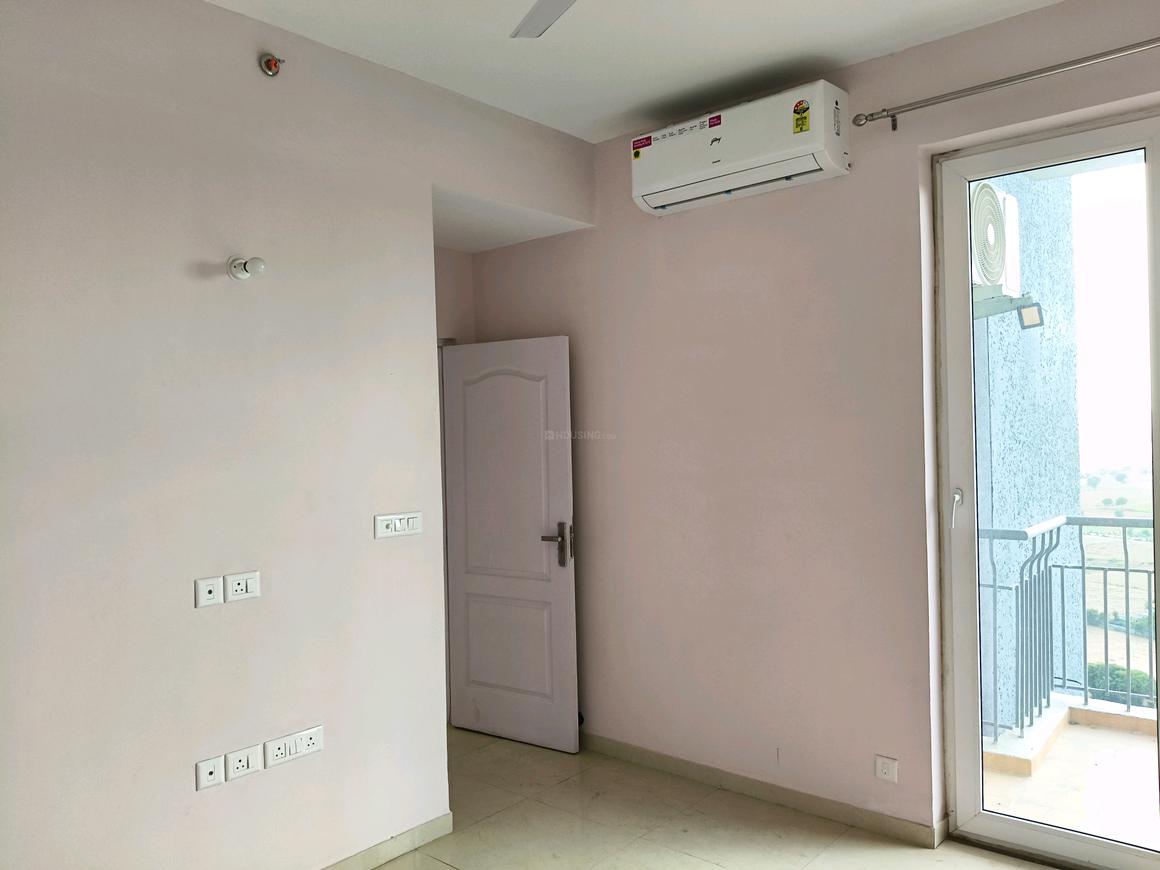 2 BHK for rent in Nurpur Jharsa, Gurugram — semi-furnished — 1180 sq.ft — Supertech Hues