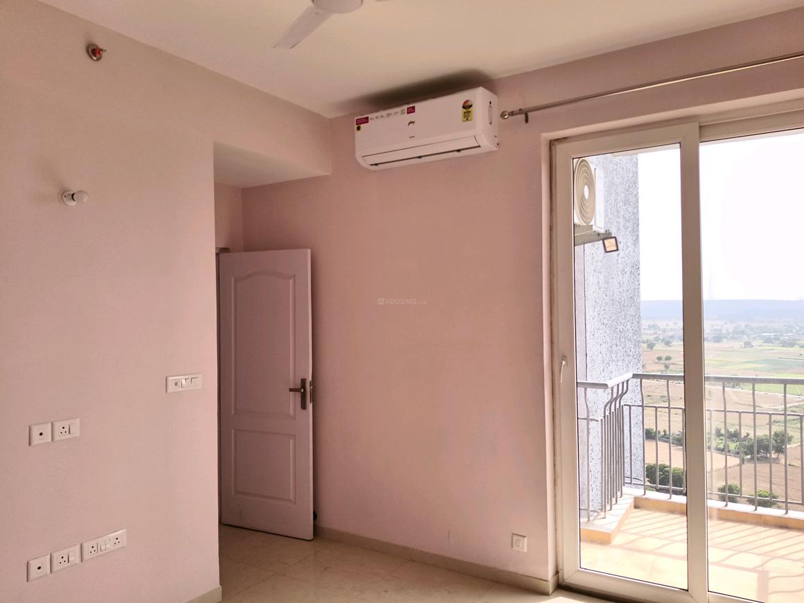 2 BHK for rent in Nurpur Jharsa, Gurugram — semi-furnished — 1180 sq.ft — Supertech Hues