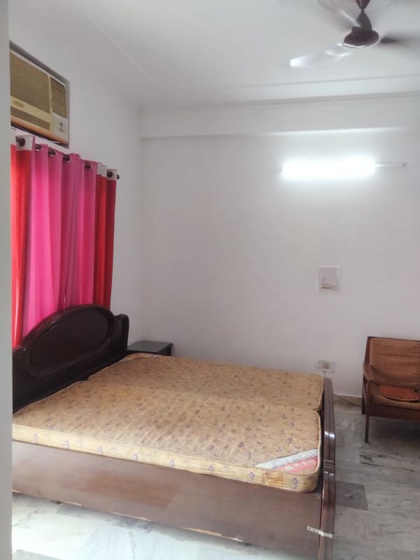 2 BHK for rent in Palam Vihar, Gurugram — semi-furnished — 1250 sq.ft — Ansal Plaza Gurgaon