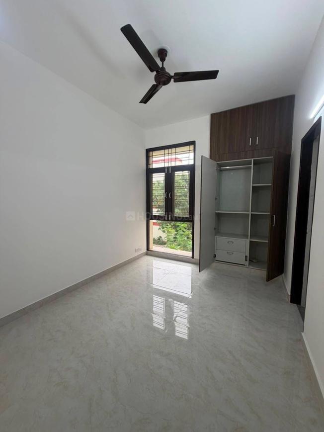 2 BHK for rent in Palam Vihar, Gurugram — semi-furnished — 1145 sq.ft — Mittal Cosmos Executive Apartment