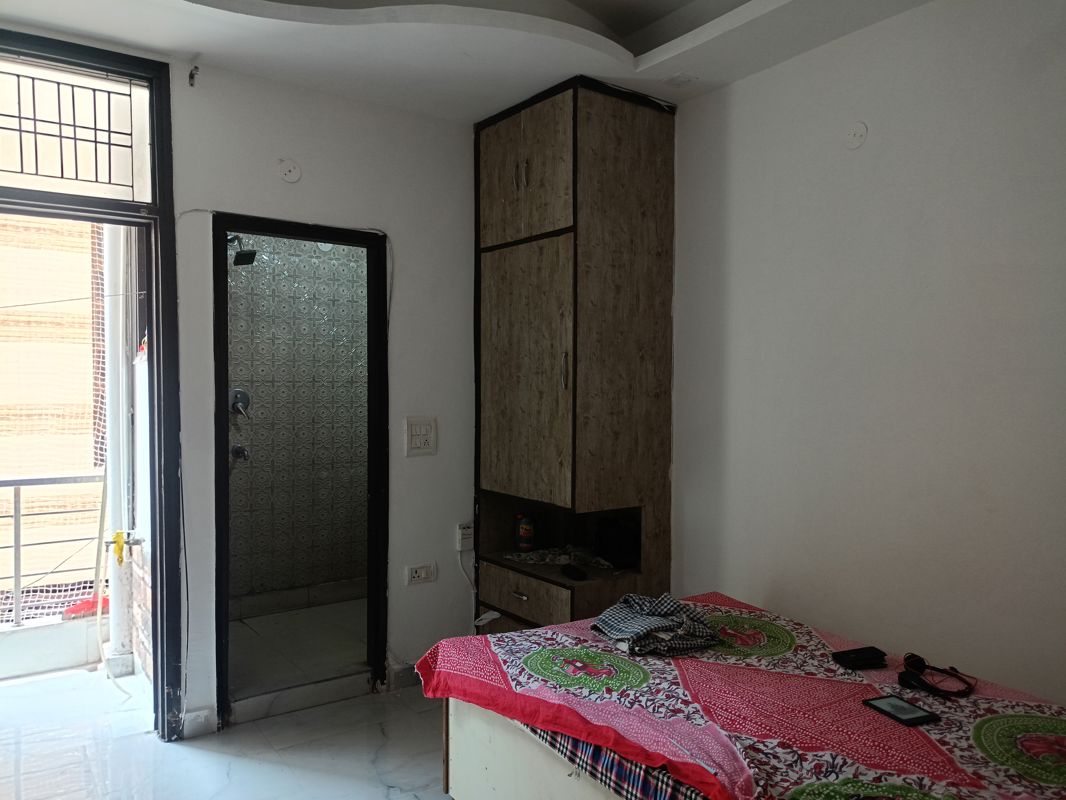 2 BHK for rent in Rajendra Park, Gurugram — semi-furnished — 750 sq.ft