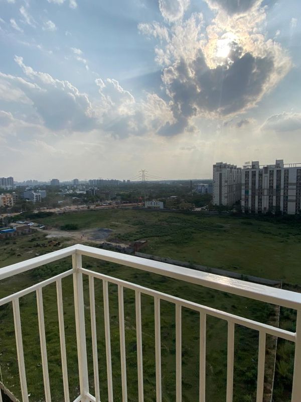 2 BHK for rent in Sector 102, Gurugram — semi-furnished — 600 sq.ft — Suncity Avenue 102