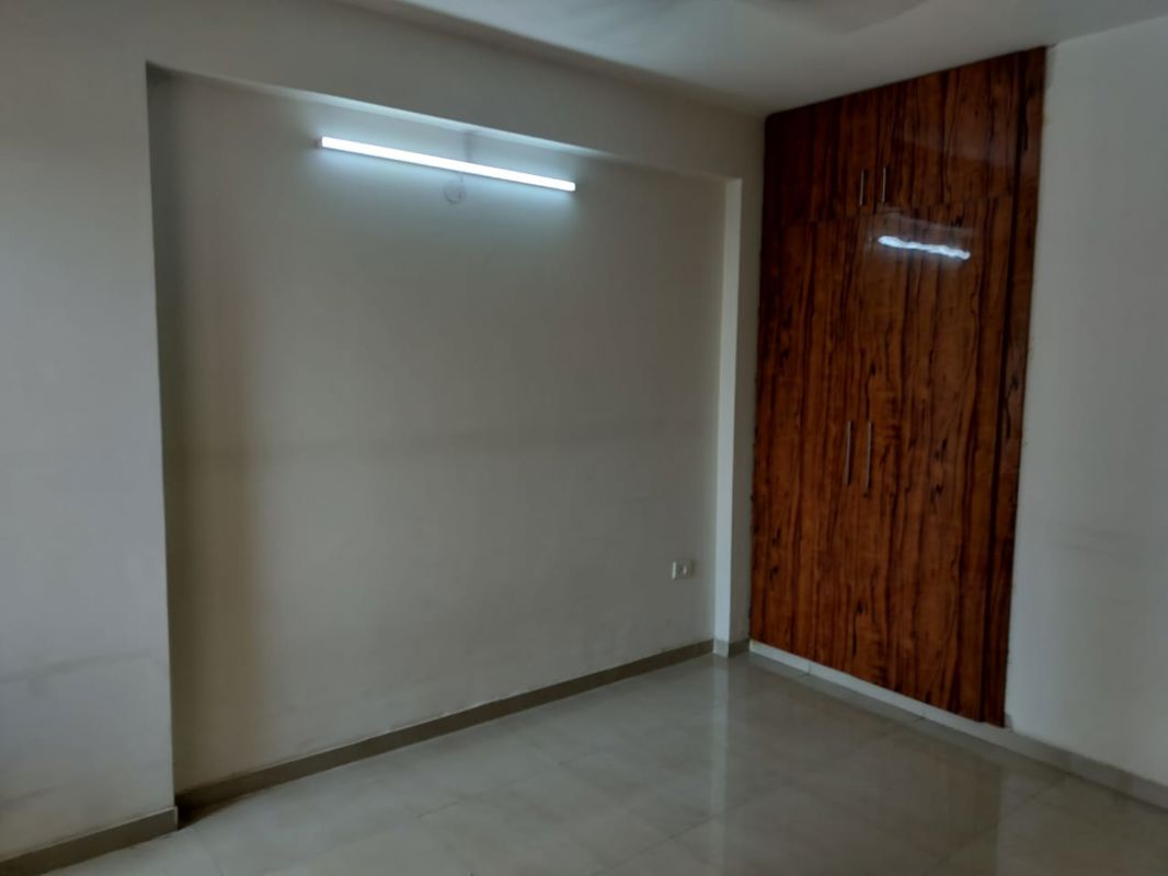 2 BHK for rent in Sector 102, Gurugram — semi-furnished — 605 sq.ft — ROF Aalayas