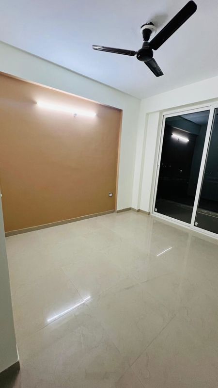 2 BHK for rent in Sector 102, Gurugram — semi-furnished — 632 sq.ft — Suncity Avenue 102
