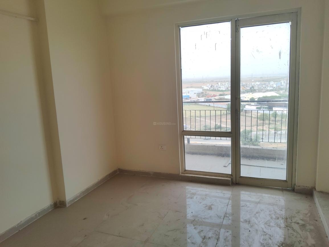 2 BHK for rent in Sector 102, Gurugram — unfurnished — 600 sq.ft — ROF Aalayas 1