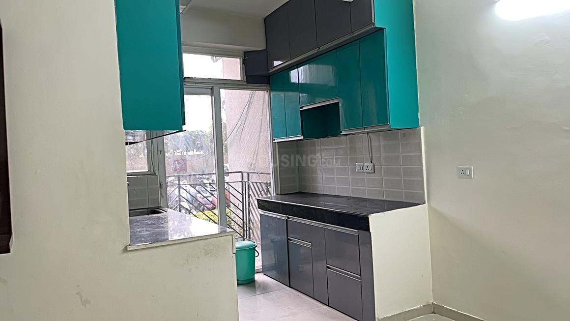 2 BHK for rent in Sector 103, Gurugram — semi-furnished — 900 sq.ft — Signature Global Grand IVA