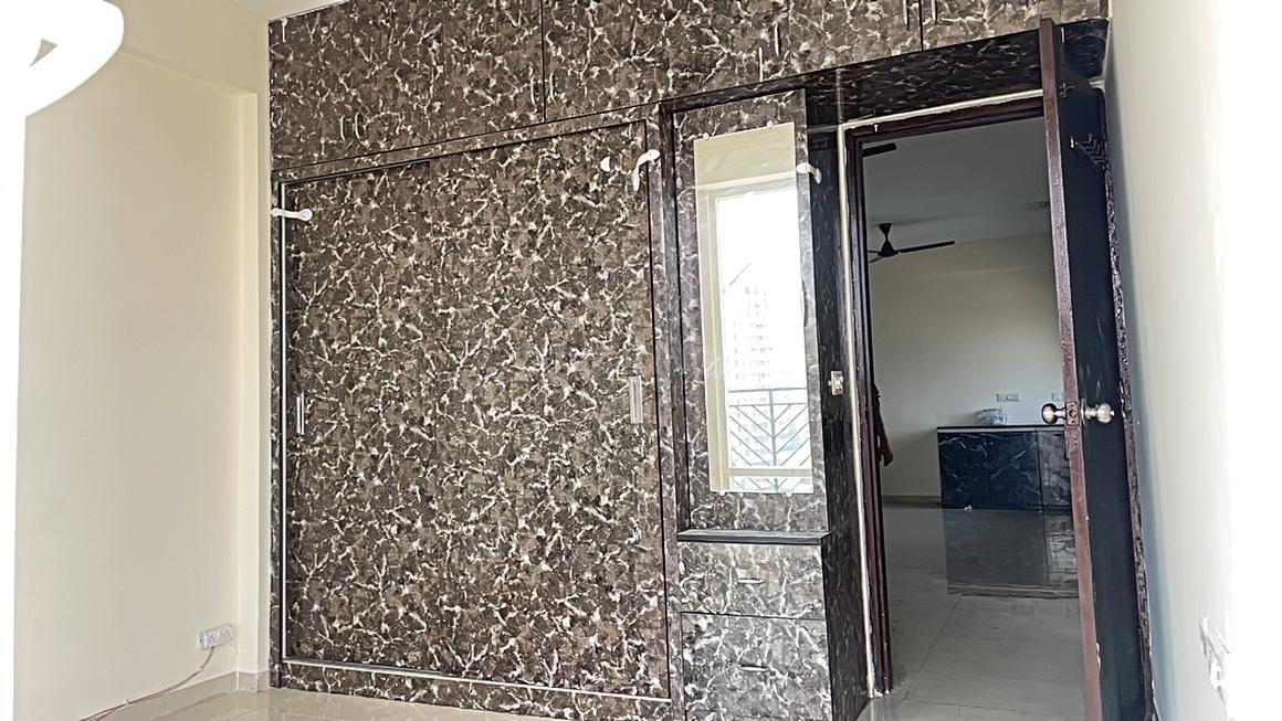 2 BHK for rent in Sector 103, Gurugram — semi-furnished — 900 sq.ft — Signature Global Grand IVA