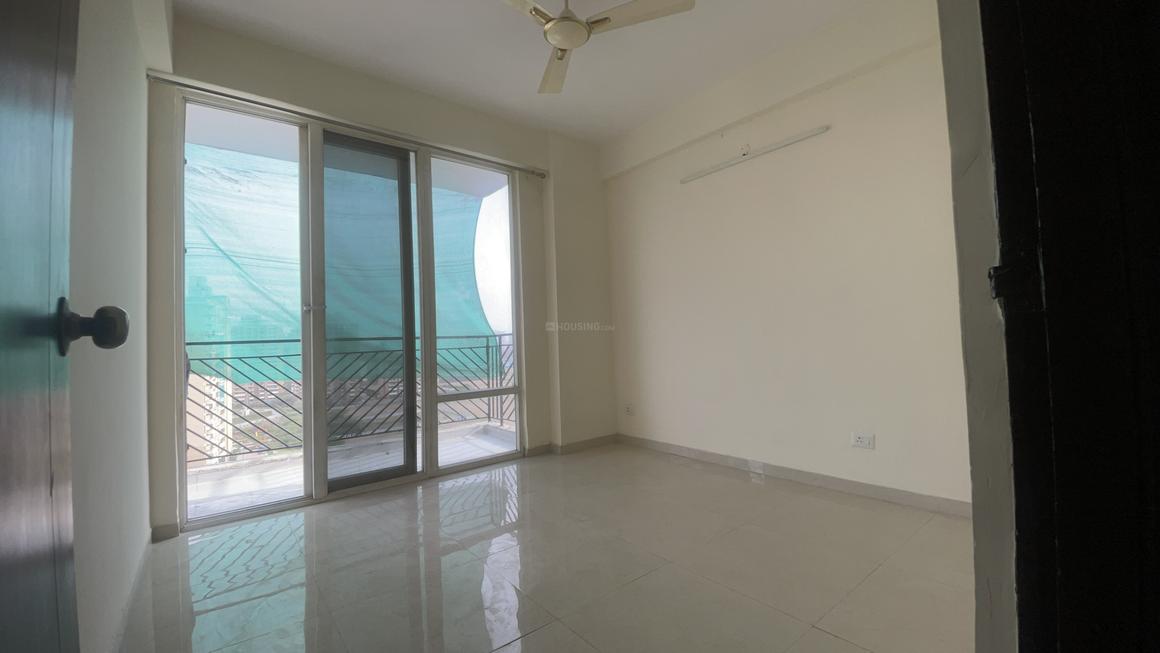 2 BHK for rent in Sector 103, Gurugram — semi-furnished — 900 sq.ft — Signature Global Grand IVA