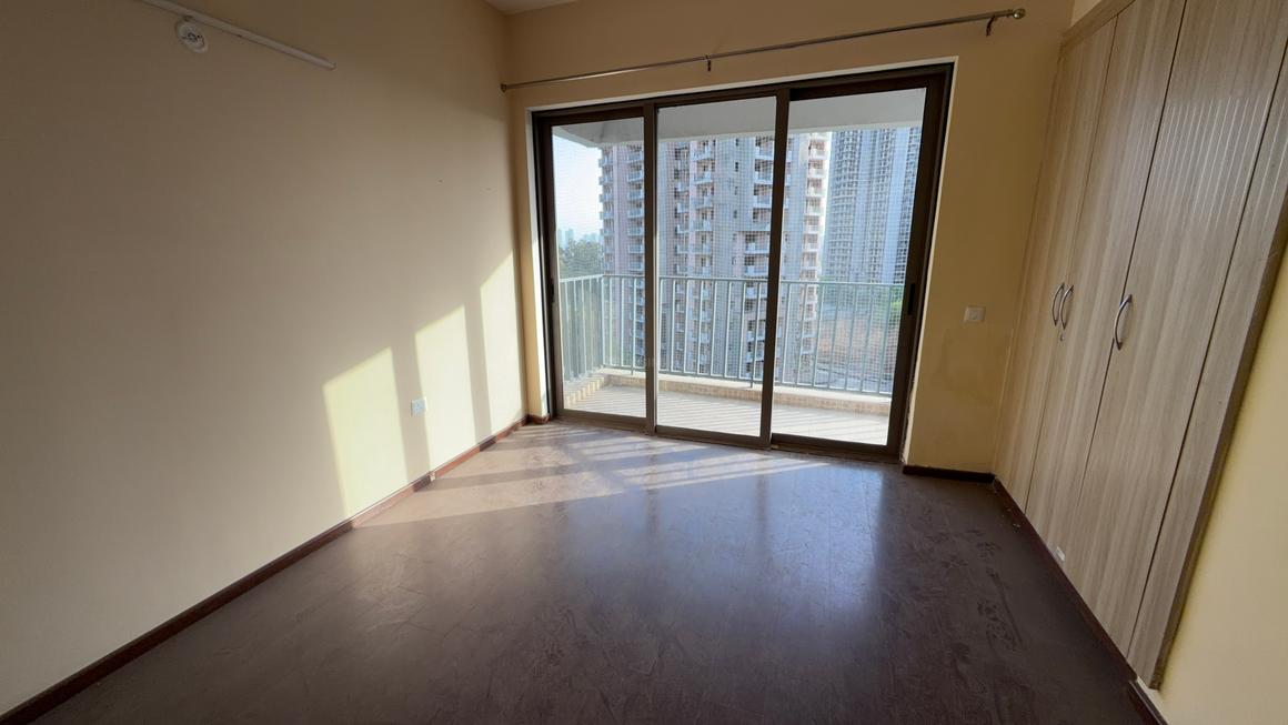 2 BHK for rent in Sector 106, Gurugram — semi-furnished — 1109 sq.ft — Godrej Meridien