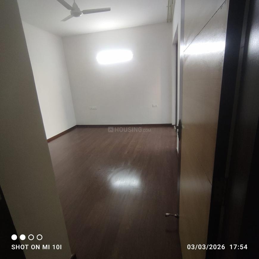 2 BHK for rent in Sector 106, Gurugram — semi-furnished — 1384 sq.ft — Paras Dews