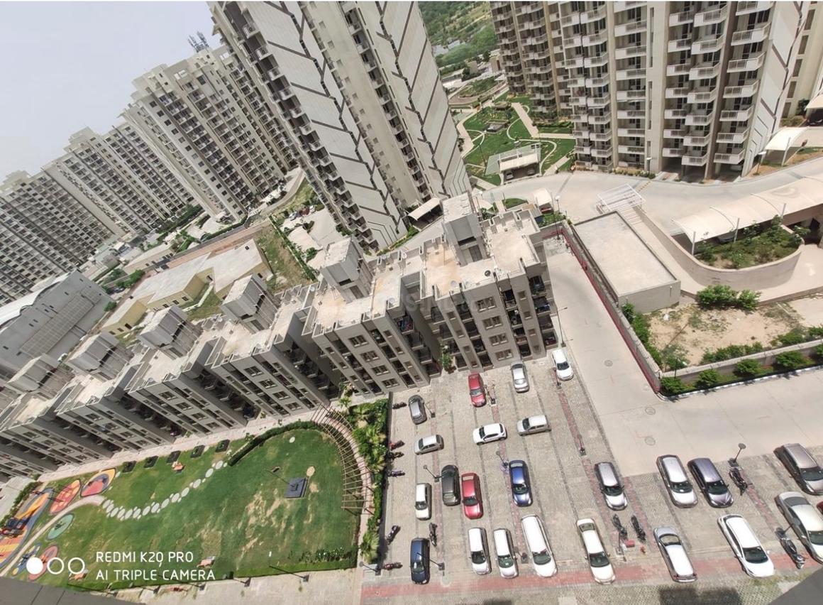 2 BHK for rent in Sector 107, Gurugram — semi-furnished — 600 sq.ft — Signature Global Solera