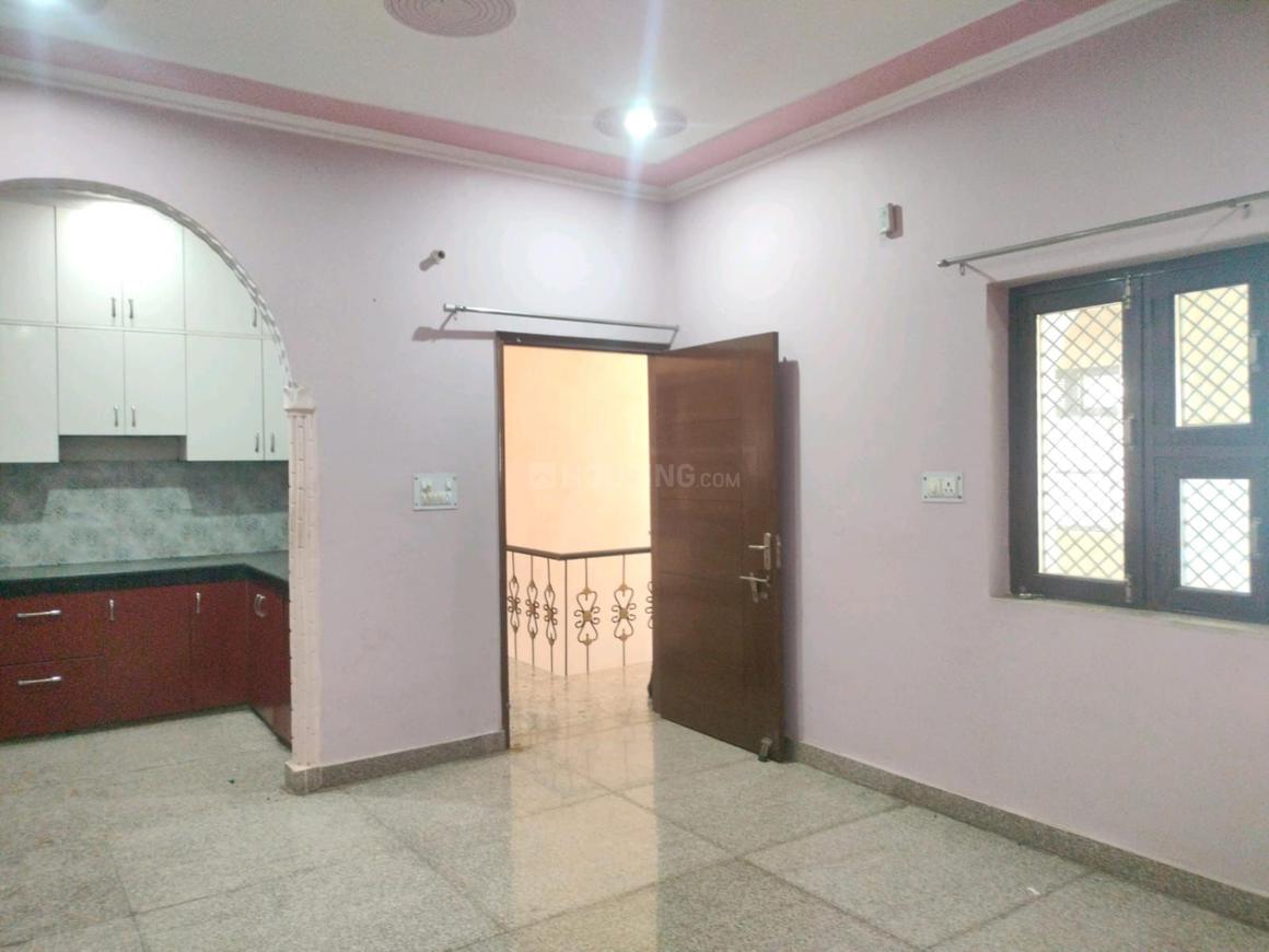 2 BHK for rent in Sector 11, Gurugram — semi-furnished — 500 sq.ft