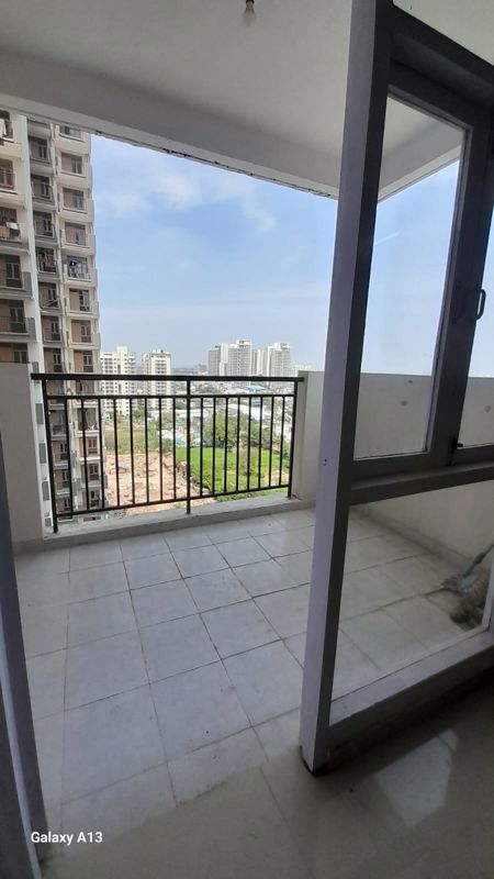 2 BHK for rent in Sector 112, Gurugram — semi-furnished — 671 sq.ft — Pareena Om Flat