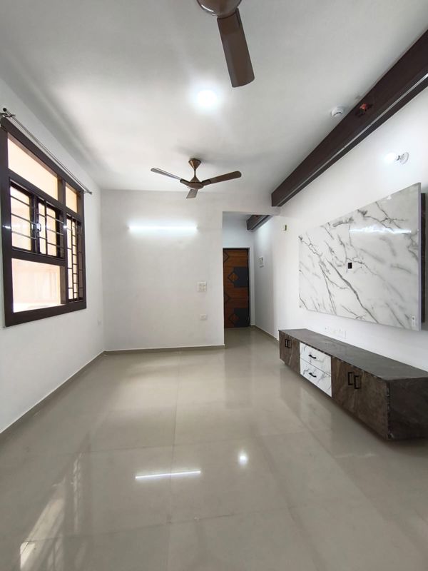 2 BHK for rent in Sector 112, Gurugram — semi-furnished — 735 sq.ft — Zara Rossa