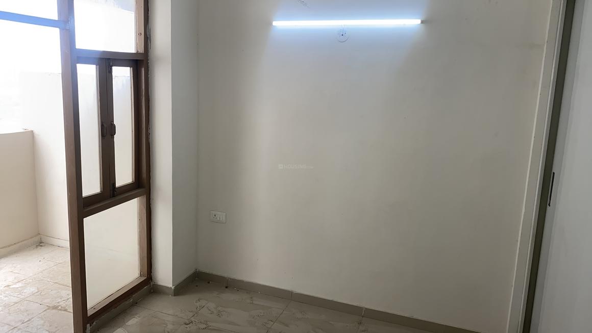 2 BHK for rent in Sector 112, Gurugram — unfurnished — 685 sq.ft — Pareena Om Apartments