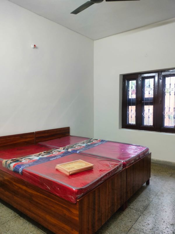 2 BHK for rent in Sector 14, Gurugram — furnished — 1500 sq.ft