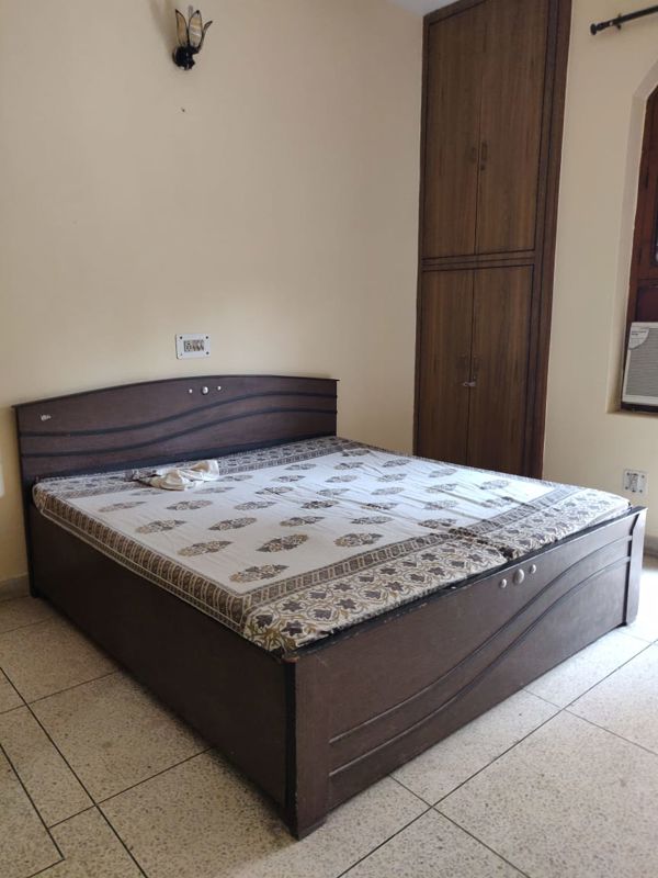 2 BHK for rent in Sector 14, Gurugram — furnished — 1800 sq.ft